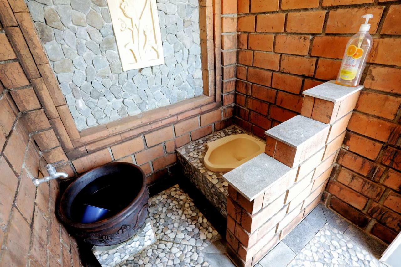 Newalaskuliner & Homestaywatulumbung Kretek Εξωτερικό φωτογραφία
